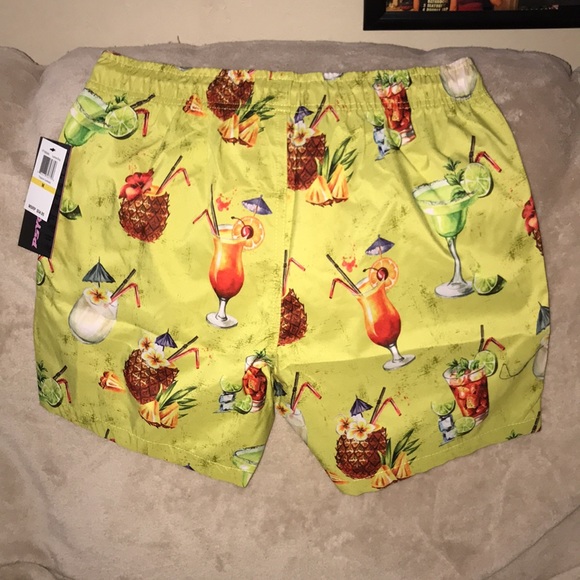 Psycho Tuna medium Lemon drop tropical cocktails swim trunks New - Picture 4 of 7